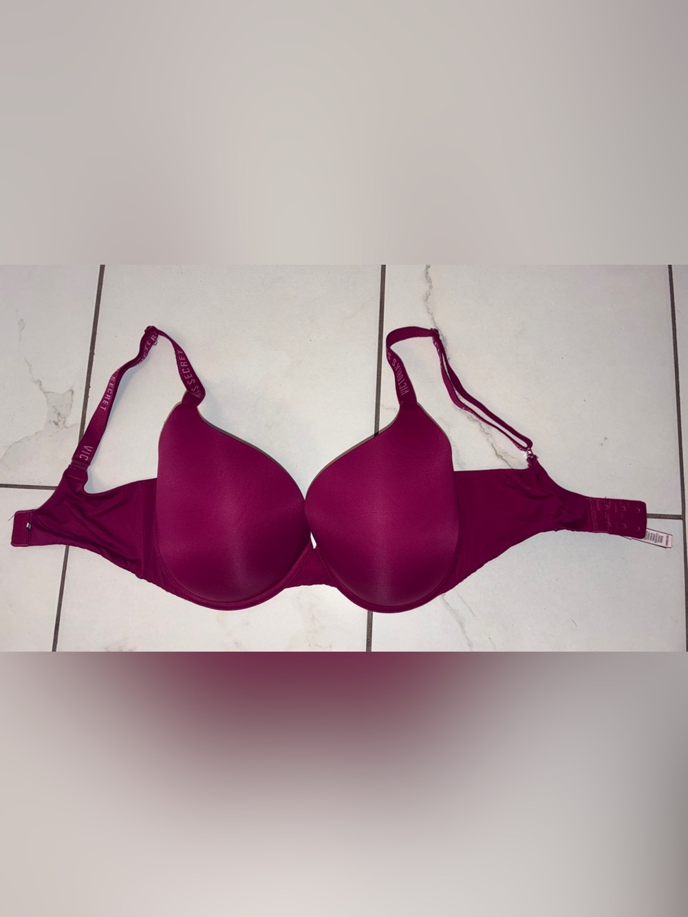 Victoria’s Secret t-shirt push-up full coverage 34F (DDD) bra